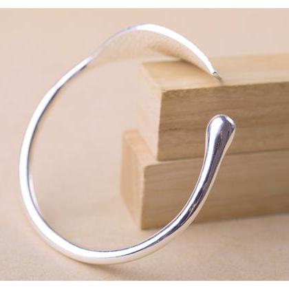 Fashion 925 Sterling Silver Leaf Opening Bracelet..