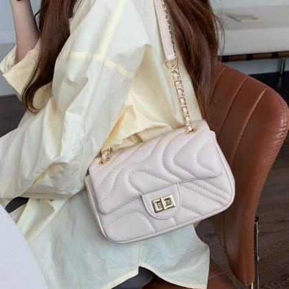 Elegant Cream Quilted Shoulder Bag With Golden..