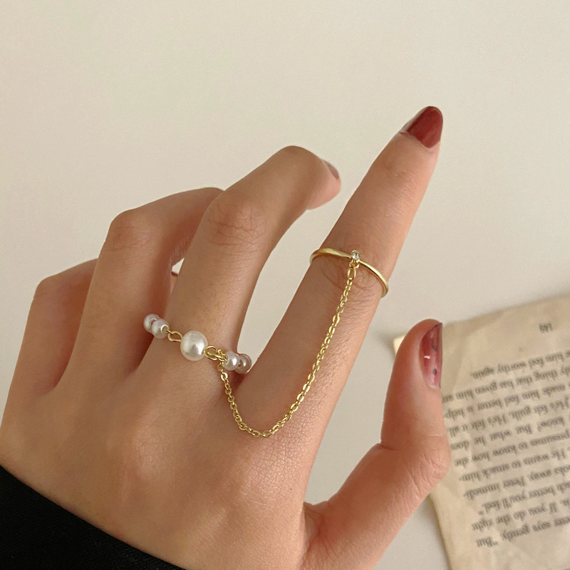 Simple Pearl Ring