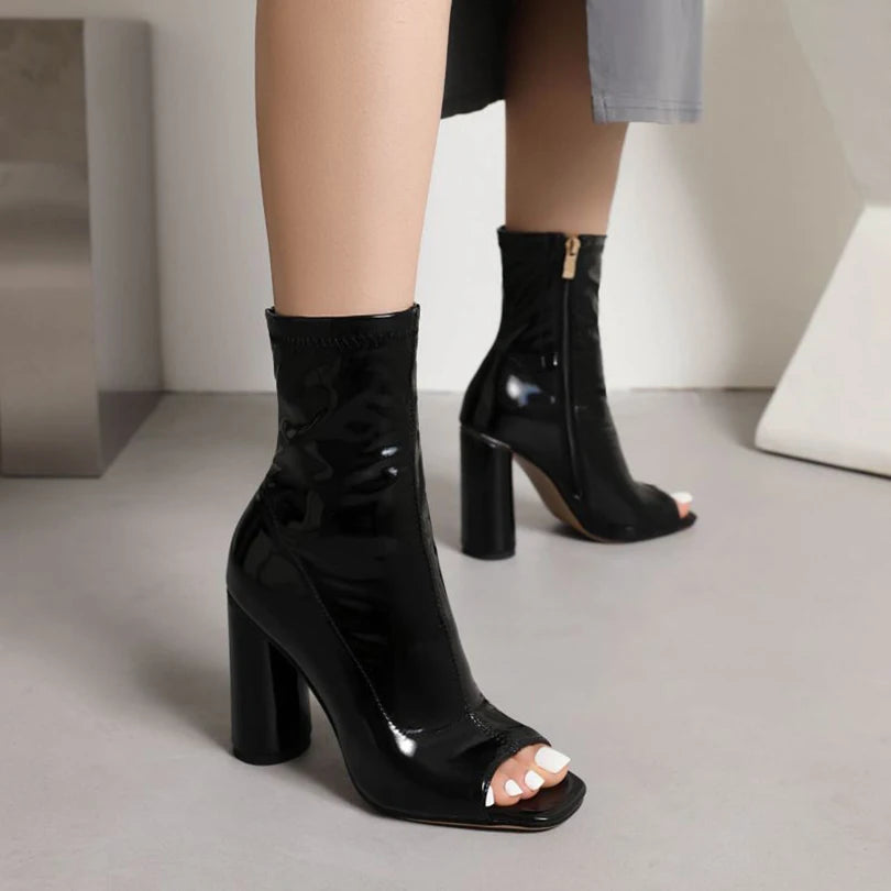 Black Patent Stiefeletten Mit Peeptoe Black Patent Leather Peep