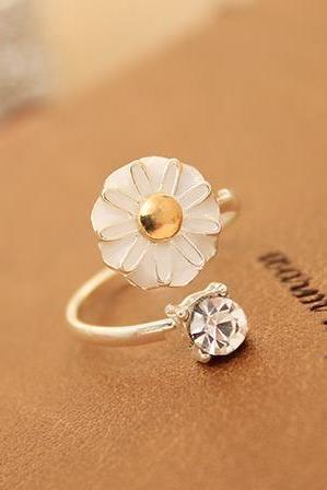 Little Cute Daisy Ring for women