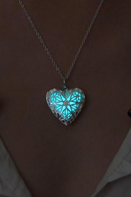 Glow In The Dark Necklace Hollow Heart Pendant Necklace For Women Girls