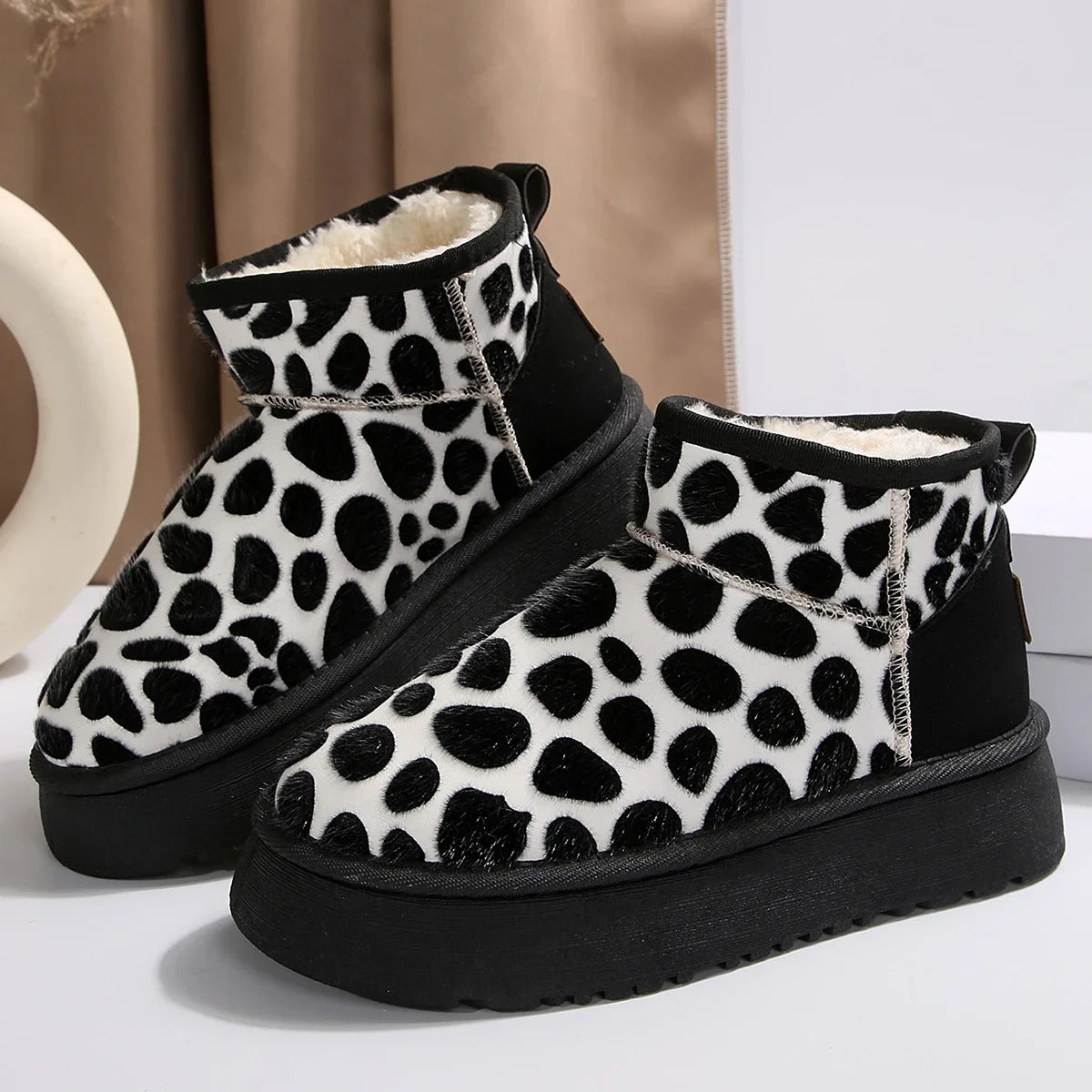 Pig Pattern Print Comfy Winter Boots